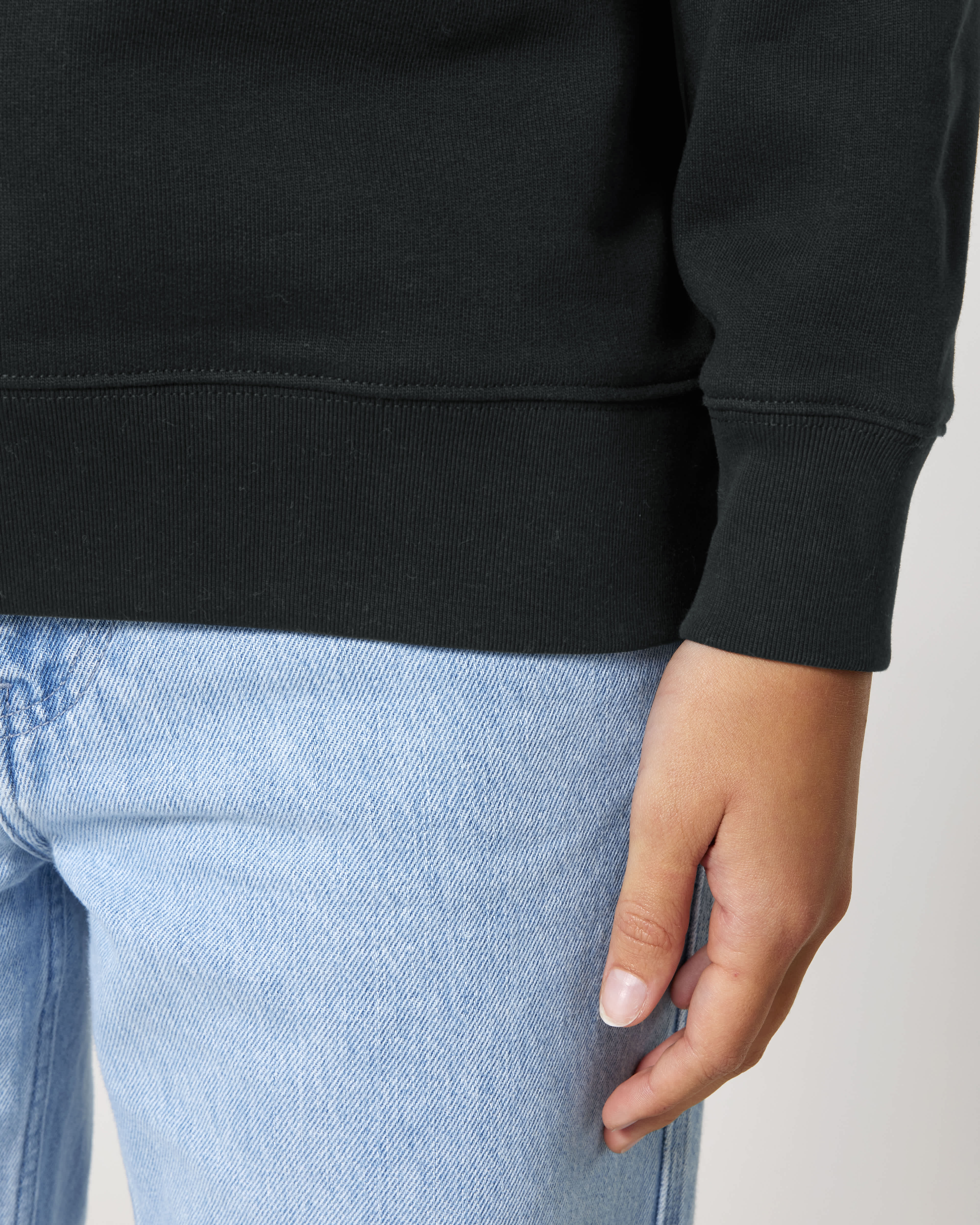 SWEATER - ZWART
